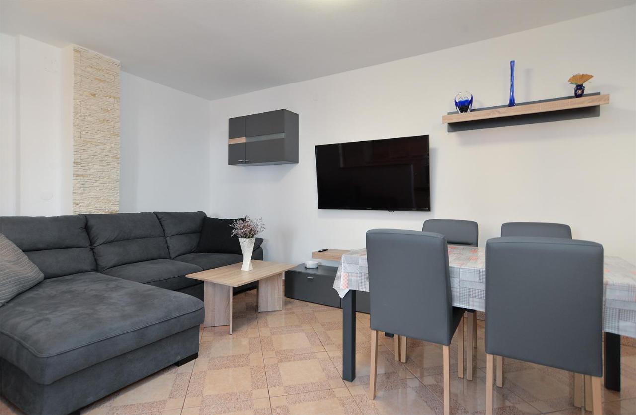 Apartments Milena 436 Fažana Exterior foto