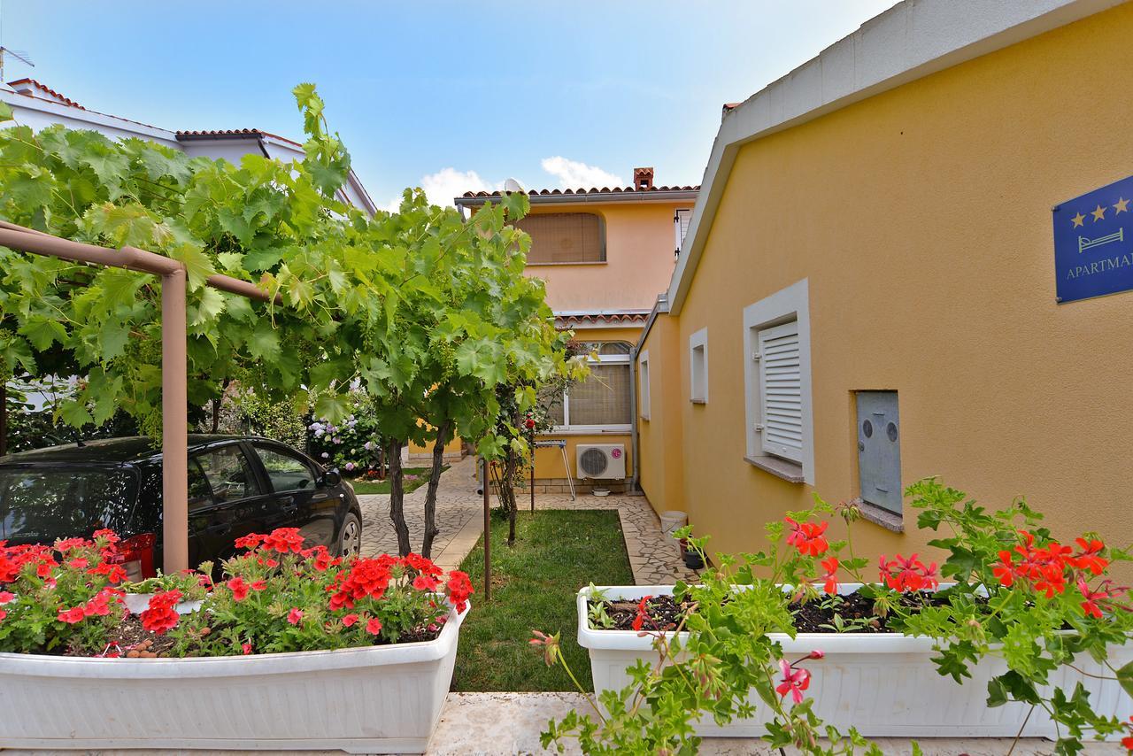 Apartments Milena 436 Fažana Exterior foto