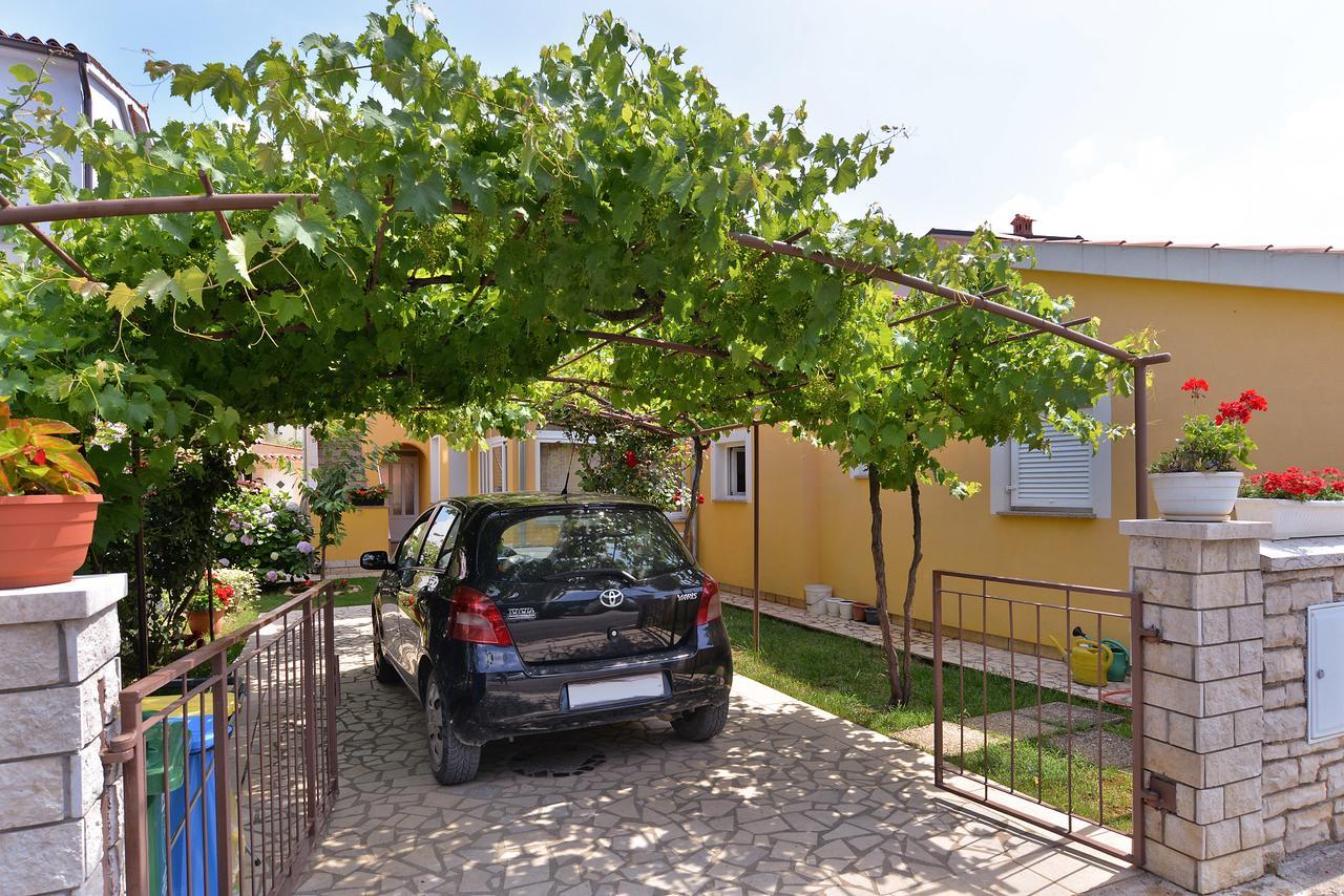 Apartments Milena 436 Fažana Exterior foto