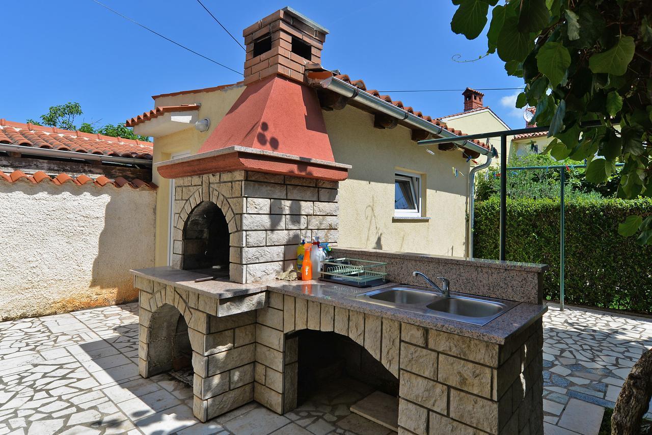 Apartments Milena 436 Fažana Exterior foto